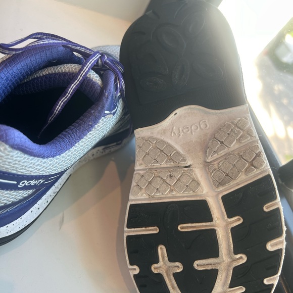 💗GDEFY sneakers - Picture 7 of 8